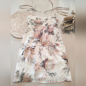EXPRESS LiNen🍃 Tropical-PrinT Cream Spaghetti Strap Sundress~ Size: S